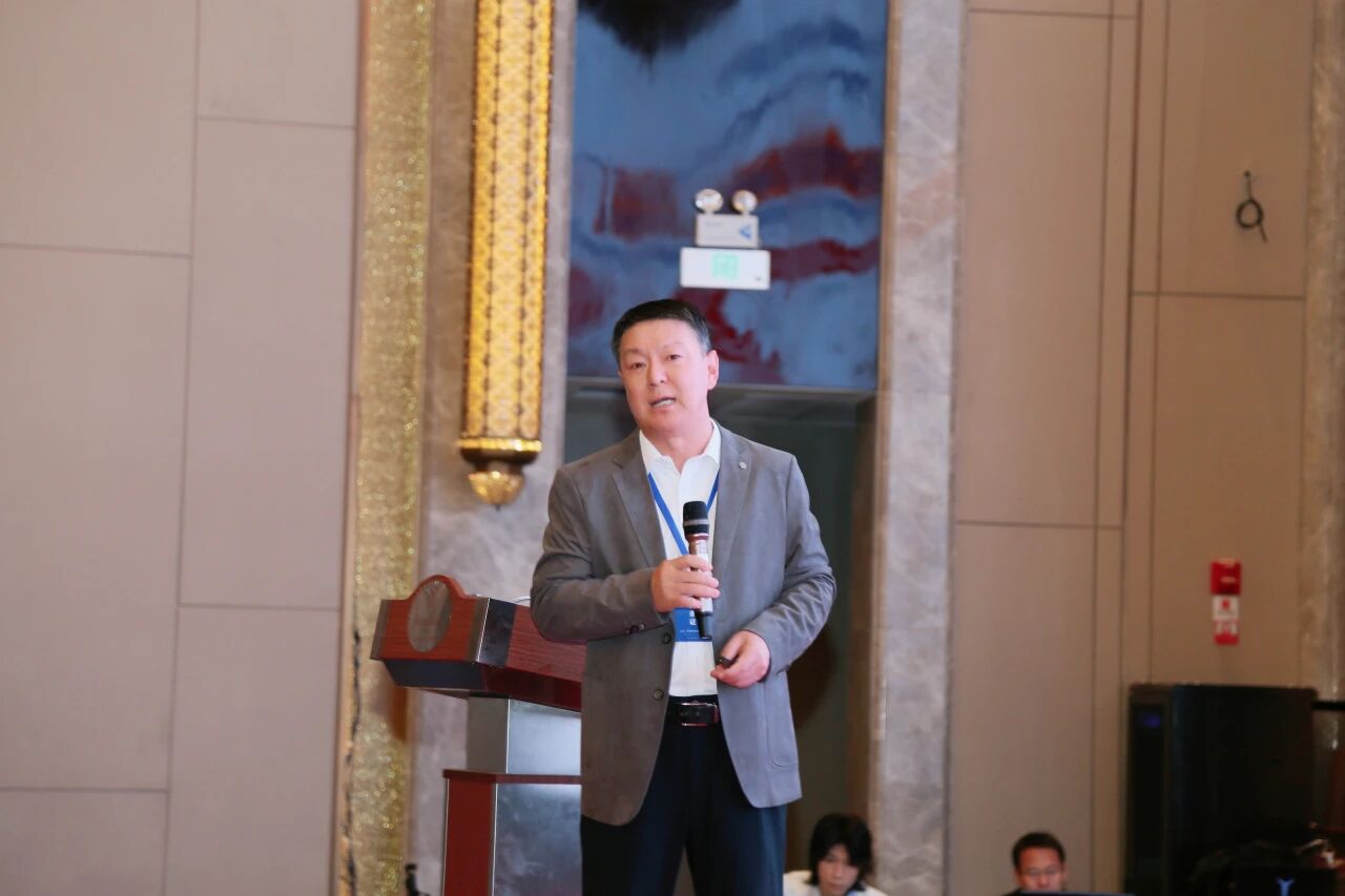 陆贻杰.jpg