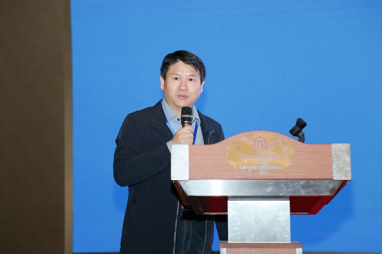 黄华.jpg
